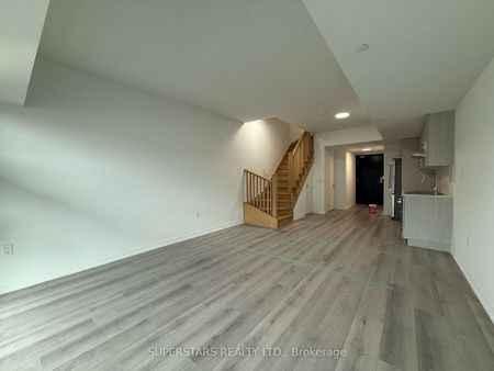 For Lease - 485 Logan Avenue Unit# 308, Toronto, Ontario - Photo 2