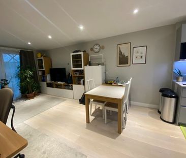 1 Bed Flat, Plough Road, SW11 - Photo 3