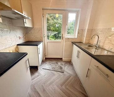2 bedroom ground floor flat to rent - Photo 4