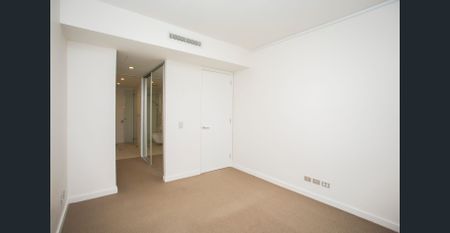 LUXURY APARTMENT OVERLOOKING CLAREMONT OVAL - Photo 3
