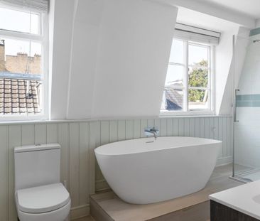 A four-bedroom house with a large roof terrace and two additional b... - Photo 6