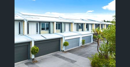 Stylish 3-Bedroom Townhouse in Brightwater! - Photo 5