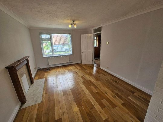 3 bedroom link detached house to rent - Photo 1