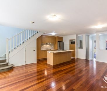 Beautiful 3-Bedroom Townhouse Offering Space, Comfort and Convenience - Photo 1