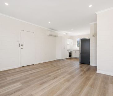 Modern and secure unit in prime location! - Photo 2