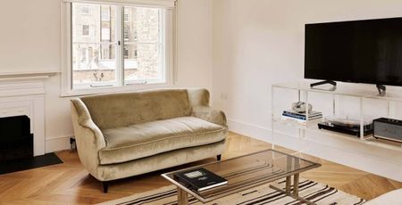 Weymouth Mews, Marylebone, London, W1G - Photo 2