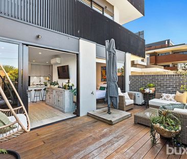 Ground Floor 2 Bedroom, 2 Bathroom Apartment With Private Deck! - Photo 6
