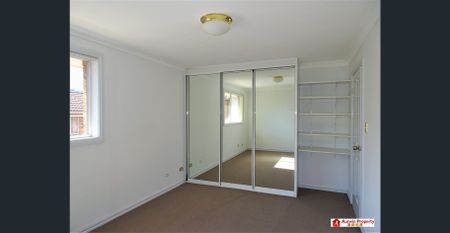 Renovated & Spacious Two-Level Townhouse Plus Study in Prime Location - Photo 3