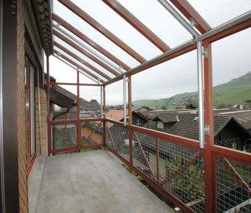 sehr schöne und grosszügige 4-Zi-Wohnung im Obergeschoss - Photo 2