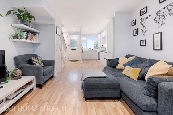 Alberta Estate - Photo 1