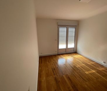 A LOUER Maison de 220m² - 6 chambres - Photo 2