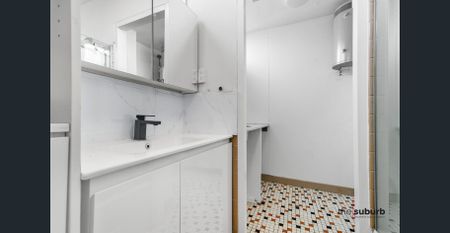 Bright & Modern 1-Bedroom Apartment in Prime Parramatta Location - Photo 2