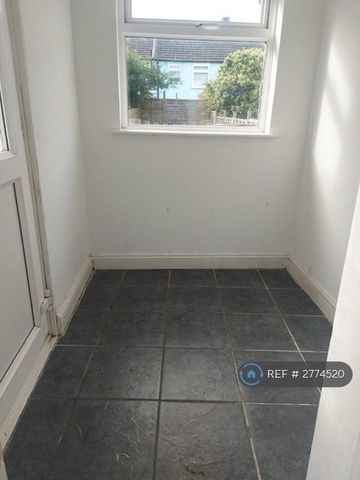 2 bedroom terraced house to rent - Photo 5