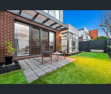 7 Heytesbury Place, Mulgrave, Vic 3170 - Photo 2