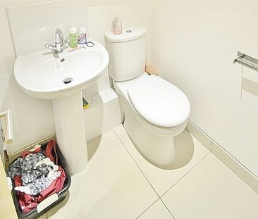 House share to rent on - Photo 4