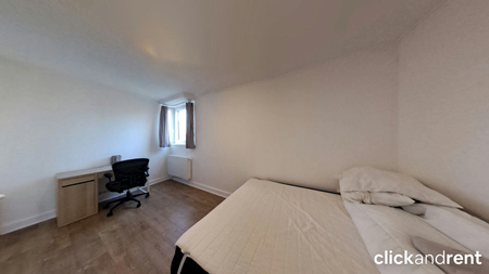 Grand Appartement Meublé de 90 m² avec Terrasse et Parking – Cergy - Photo 2