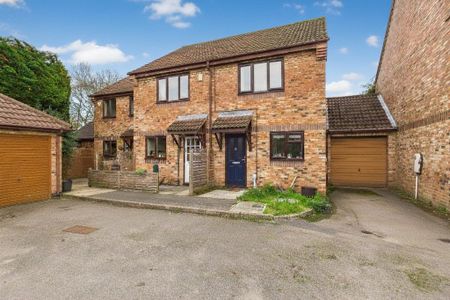 2 bedroom semi-detached house to rent - Photo 4