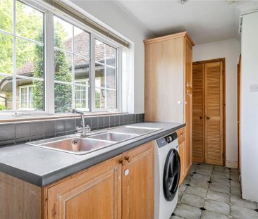 4 bedroom detached house to rent - Photo 3