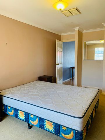 Furnished Unit in Secure Complex - Photo 4