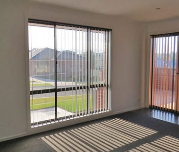 Spacious Three Bedroom Villa - Photo 4