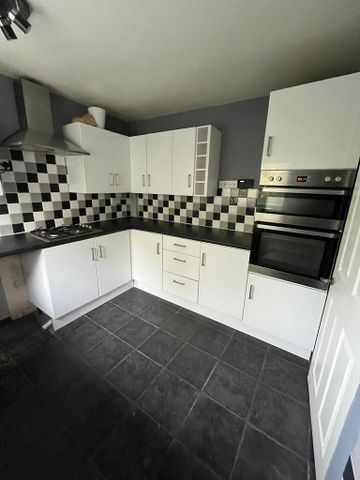 3 bedroom maisonette to rent - Photo 5