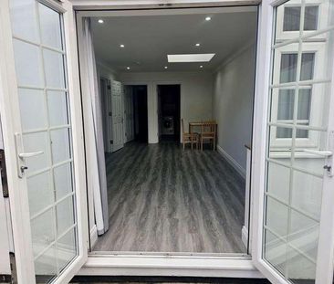 Hale Lane, Mill Hill, NW7 - Photo 4