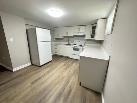For Lease - 226 Falstaff Avenue Unit# Basement, Toronto, Ontario - Photo 5