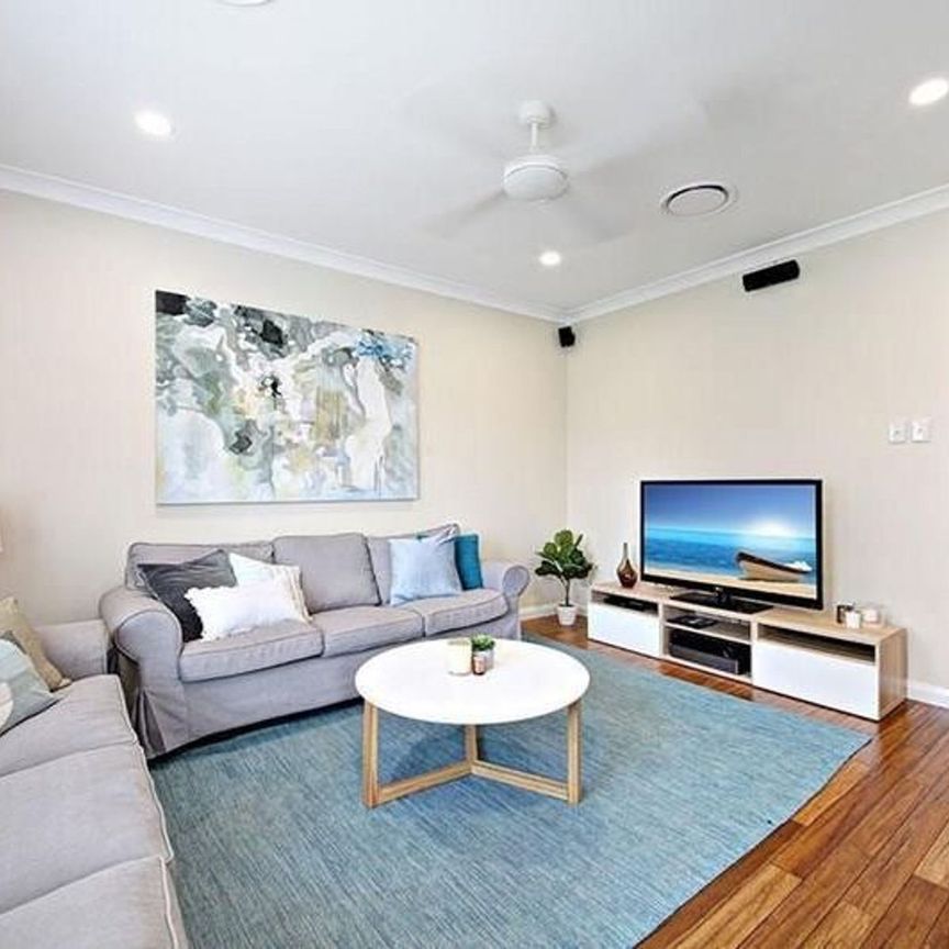 FRESHLY PAINTED 3 BEDROOM HOME - Photo 1