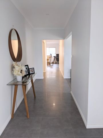 Modern Living - Photo 4