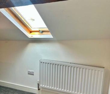 1 bedroom in a house share to rent - Photo 2