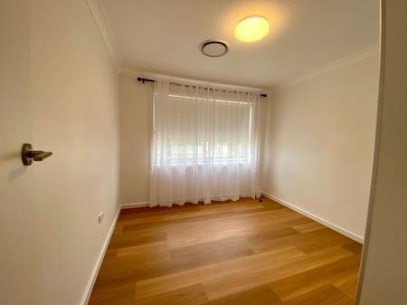 Beautifully Renovated - Photo 4