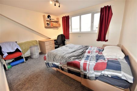 10 bedroom House in Beamsley Mnt & Ter, Leeds - Photo 5