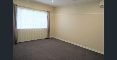 Family living in a great location - Photo 4