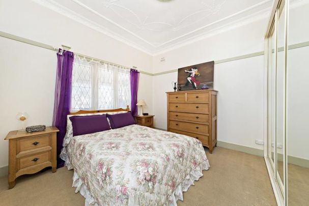 SPACIOUS 3-BEDROOM HOME FOR LEASE IN THE HEART OF CROYDON - Photo 1