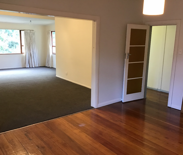 Stunning Character Home in Hataitai - A pet allowed - Photo 6
