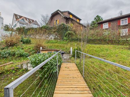 Modern 3.5-room penthouse apartment with beautiful views in charming Bäch SZ - Foto 2