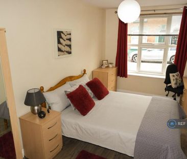 8 bedroom terraced house to rent - Photo 1