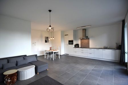 Lichtrijk 2-slpk appartement met ruim terras - Foto 2
