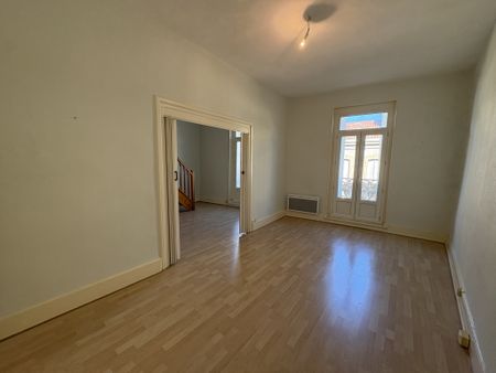 Location Appartement 3 pièces 83m² AGEN 47000 - Photo 2