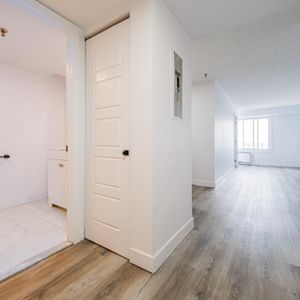 1 MOIS GRATUIT - Centre-ville Mtl Studio & 3 1/2 Gym, piscine… Appartement / logement à louer Montreal Ville-Marie - Photo 2