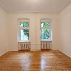 Gro&szlig;z&uuml;gige 3-Zimmer-Altbauwohnung im ruhigen Quergeb&auml;ude zu vermieten! - Photo 2