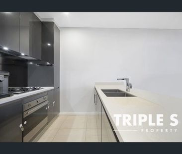 Spacious Unfurnished 1 Bed + Huge Study Room with Large Balcony | F... - Photo 6