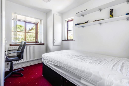 6 bedroom detached house to rent - Photo 5