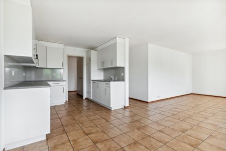 APPARTEMENT À LOUER DANS QUARTIER TRÈS ENSOLEILLÉ ET FAMILIAL - Photo 4