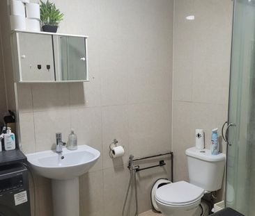 Room in a Shared House, Denmark Hill, SE5 - Photo 3