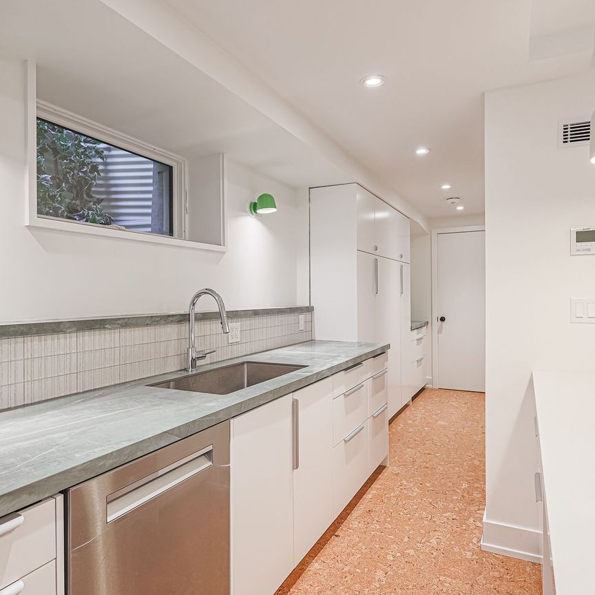 For Lease - 83 Clinton Street, Toronto, Ontario - Photo 1