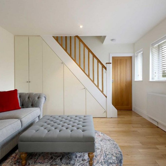 4 bedroom semi-detached house to rent - Photo 1