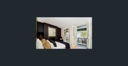 Stylish Village Retreat in Paddington - Photo 3