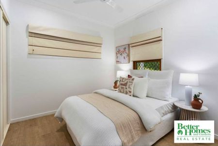 Bright, Spacious & Conveniently Located 3 Bedroom Home - Photo 5