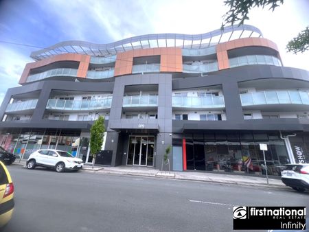 Excellent Location, Great size, Convenience is the key - Photo 5